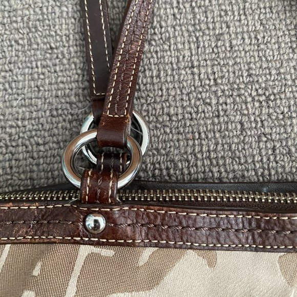 VINTAGE COACH HORSE AND CARRIAGE TOTE BAG - BROWN LEATHER TRIM - BAG CHARM - Picture 3 of 9